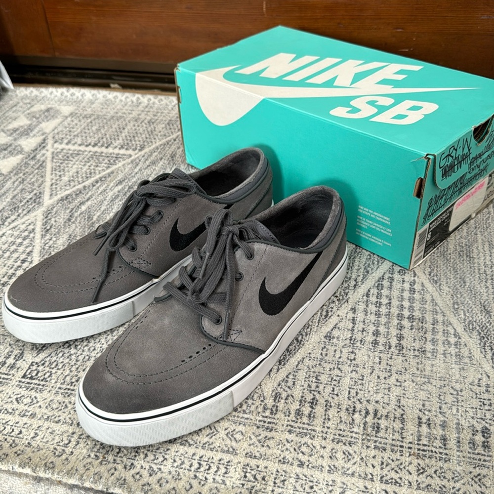 Nike SB Zoom Air - men’s size 9